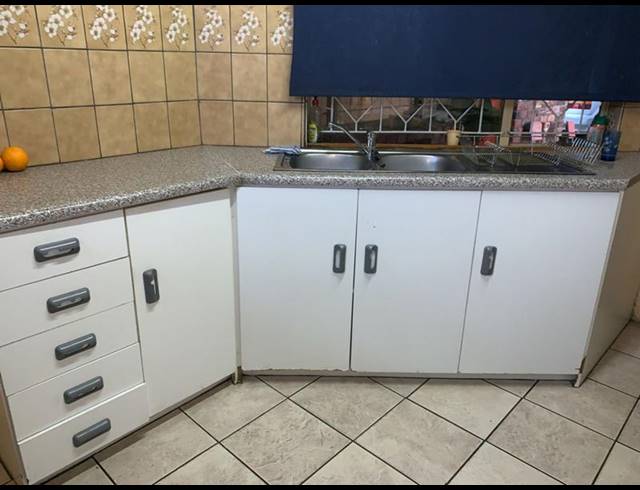 1 BEDROOM PROPERTY TO RENT IN STEENBERG